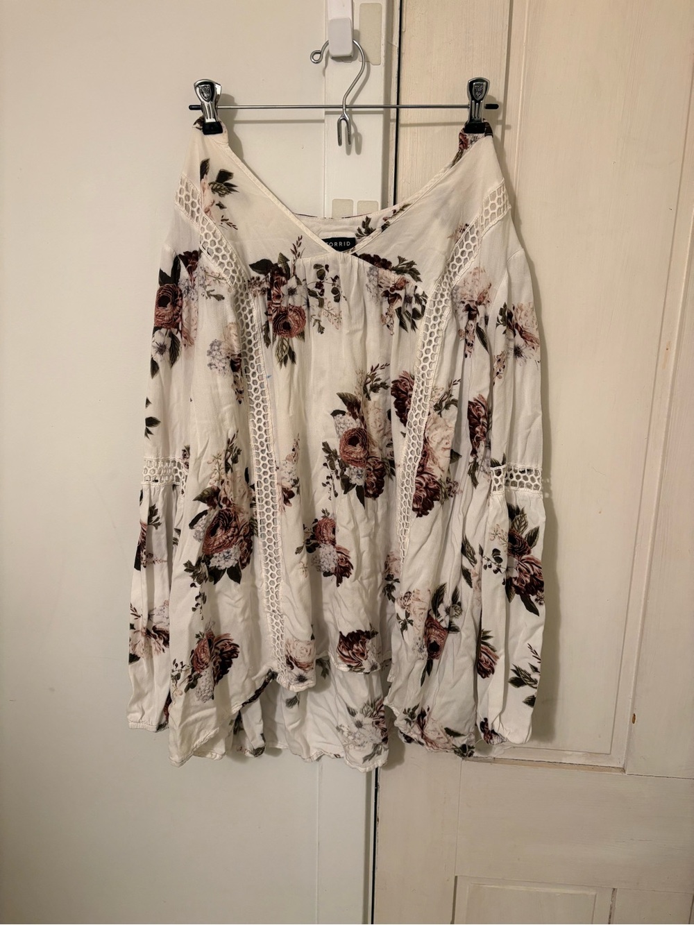 torrid Cream Floral Blouse with Rose Print